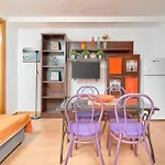 Naranja Apartment